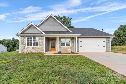 160 Tranquility Ln, Harmony, NC 28634