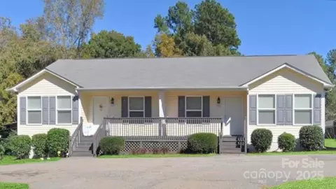 5605 Wrenn Dr, Denver, NC 28037