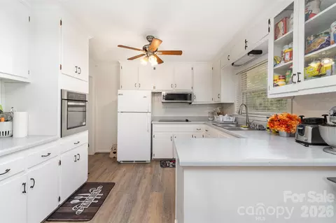 Kitchen - 2885 Wright Ave, Salisbury, NC 28147 photo 1 of 2