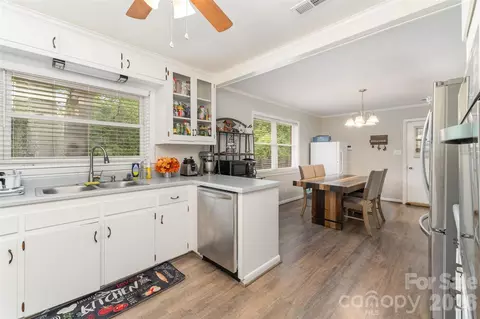 Kitchen - 2885 Wright Ave, Salisbury, NC 28147 photo 2 of 2