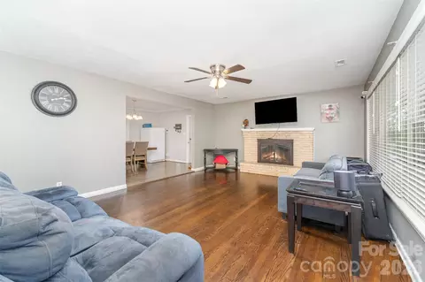 Living - 2885 Wright Ave, Salisbury, NC 28147 photo 1 of 2