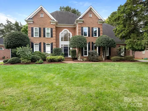1723 Dove Cottage Dr, Charlotte, NC 28226