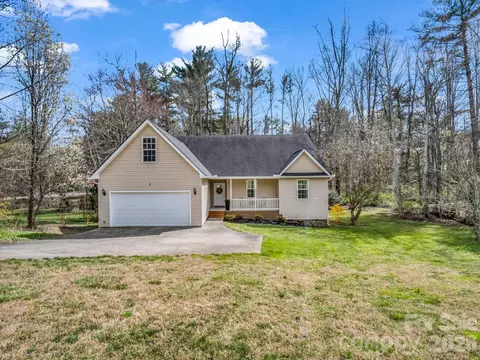7 Saint Andrews Rd, Arden, NC 28704