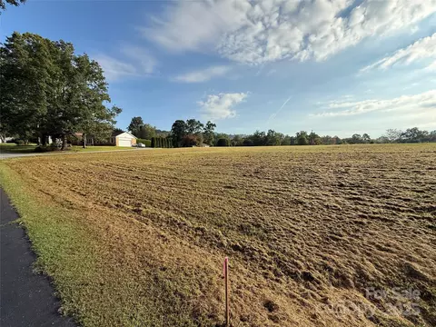 00 Whispering Hills Dr, Hendersonville, NC 28792