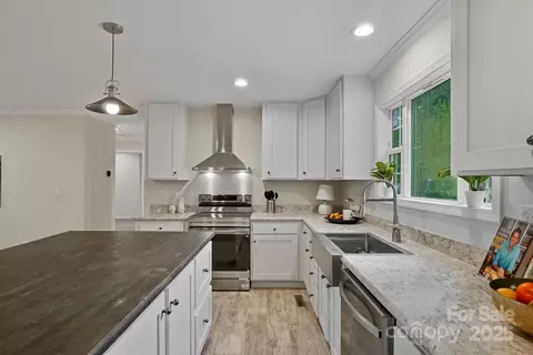Kitchen - 2224 Pope Rd, Midland, NC 28107 photo 2 of 3