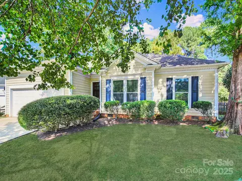 9532 Arborview Ct, Charlotte, NC 28269