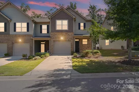 5033 Mockernut Ln, Fort Mill, SC 29707
