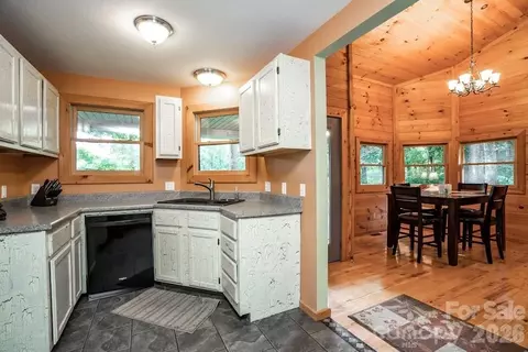 Kitchen - 70 Double Back Ln, Mars Hill, NC 28754 photo 3 of 3