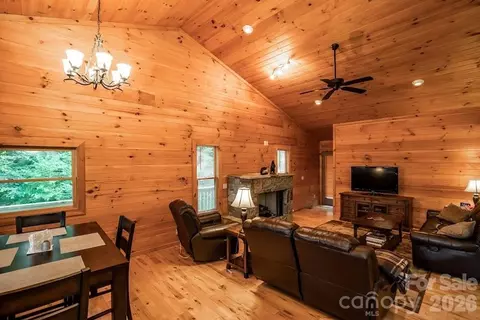 Living - 70 Double Back Ln, Mars Hill, NC 28754 photo 3 of 3