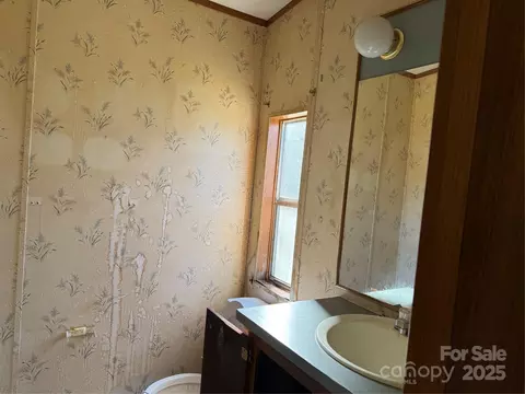 Bath - 181 Jeter St, Chester, SC 29706 photo 1 of 4