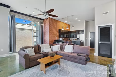 710 W Trade 701 St #701, Charlotte, NC 28202