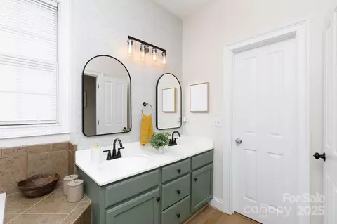 Bath - 3268 Richards Xing, Fort Mill, SC 29708 photo 2 of 5