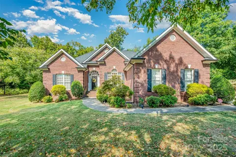 3757 Ayrshire Ct, Harrisburg, NC 28075