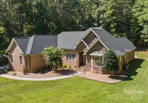 125 Whispering Cove 60 Ct #60, Mooresville, NC 28117