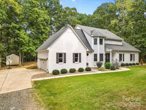 Exterior - 207 Windsor Greene Dr, Monroe, NC 28110 photo 2 of 8