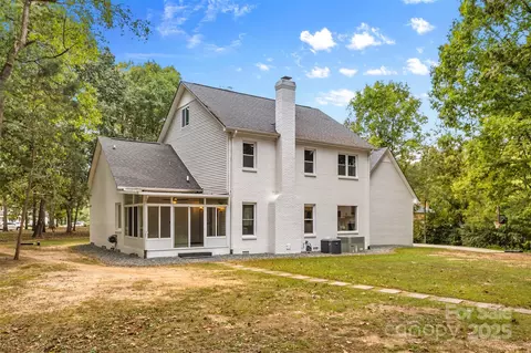 Exterior - 207 Windsor Greene Dr, Monroe, NC 28110 photo 7 of 8