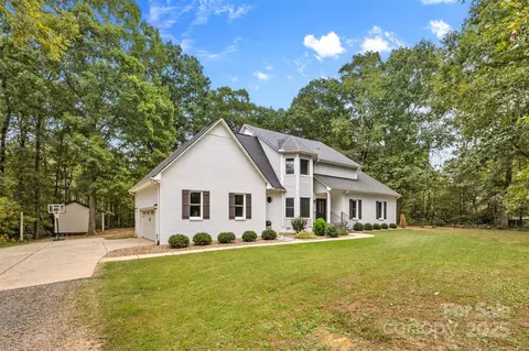 Exterior - 207 Windsor Greene Dr, Monroe, NC 28110 photo 3 of 8