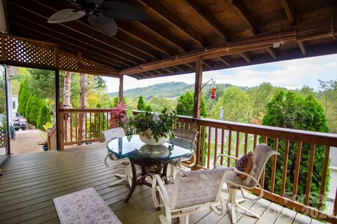 304 Golden Aster Rd, Swannanoa, NC 28778