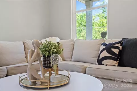 Living - 215 E Division Ave, Salisbury, NC 28144 photo 2 of 4