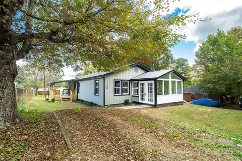 300 Pisgah View Rd, Asheville, NC 28806