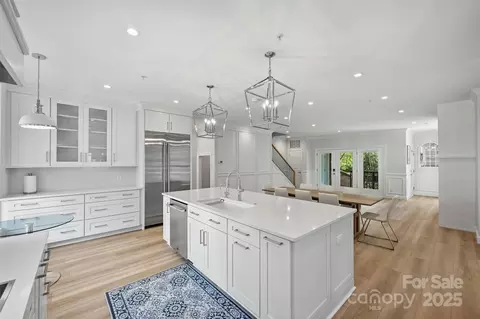 321 W 7th St, Charlotte, NC 28202