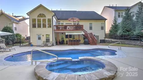 161 Crimson Orchard Dr, Mooresville, NC 28115