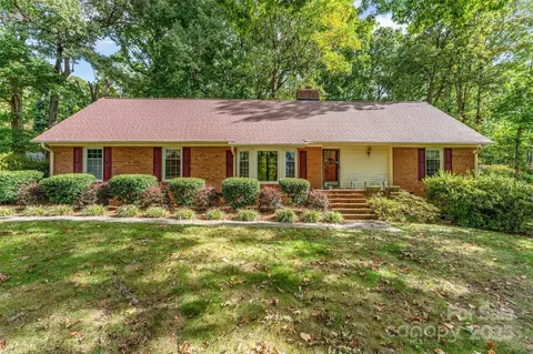 9314 Mountain Aire Cir, Charlotte, NC 28214