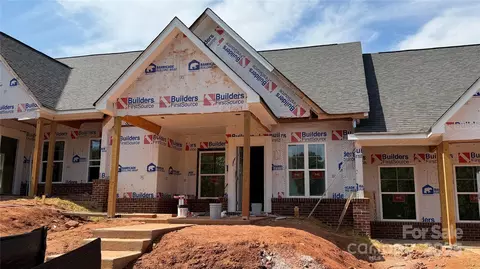 102 Ivy Ct, Morganton, NC 28655