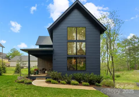 110 Timberview Dr, Swannanoa, NC 28778