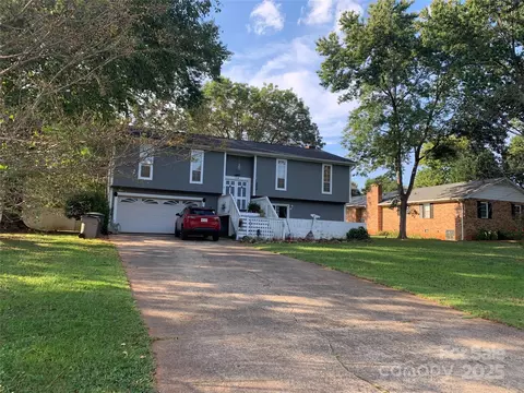 208 Mcgregor Rd, Gastonia, NC 28056