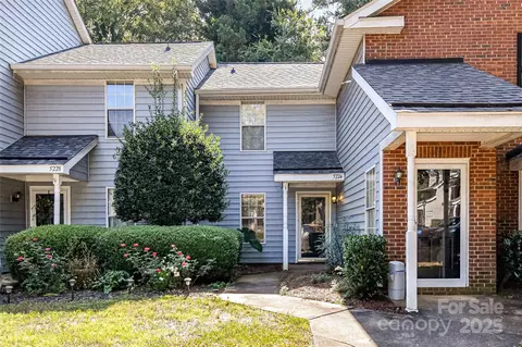5224 Amity Springs Dr, Charlotte, NC 28212