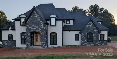 110 Hunts Landing Dr, Mooresville, NC 28117