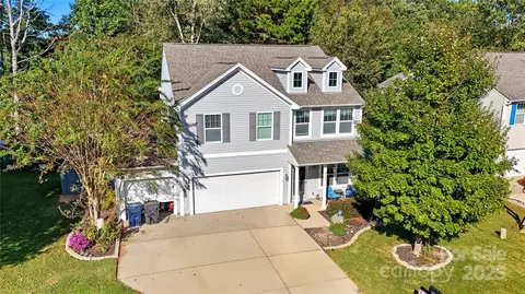 2104 Lake Vista Dr, Mount Holly, NC 28120