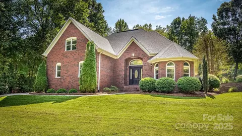 126 Jami-wind Ct, Mooresville, NC 28115