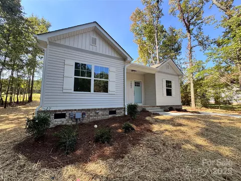 1002 Oak Hill Dr, Monroe, NC 28112