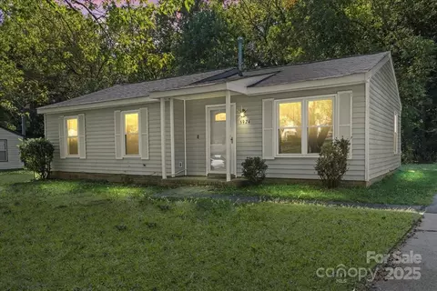 5924 Bridlewood Ln, Charlotte, NC 28215