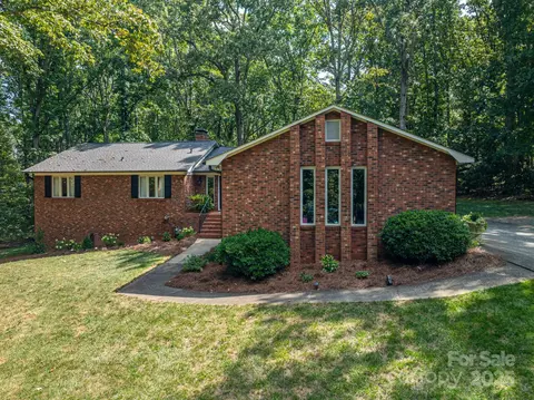 106 Saddletree Rd, Lincolnton, NC 28092