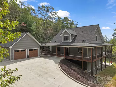 766 Old Mt Olivet Rd, Zirconia, NC 28790