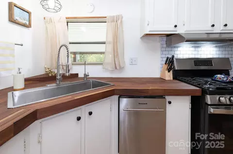 Kitchen - 178 Keith Dr, Canton, NC 28716 photo 3 of 4