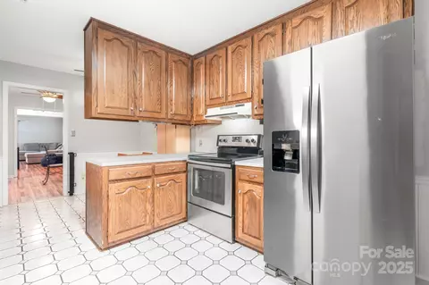 Kitchen - 312 W Murray St, Maiden, NC 28650 photo 2 of 5