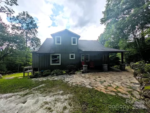 132 N Robinson Creek Rd, Glenville, NC 28736