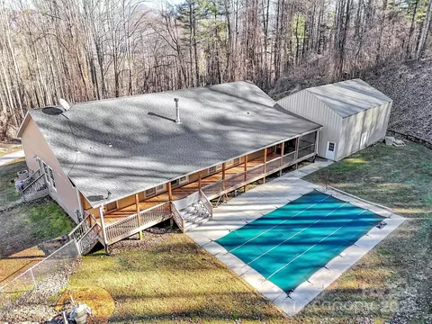 284 Cutting Edge Dr, Sylva, NC 28779 photo 2