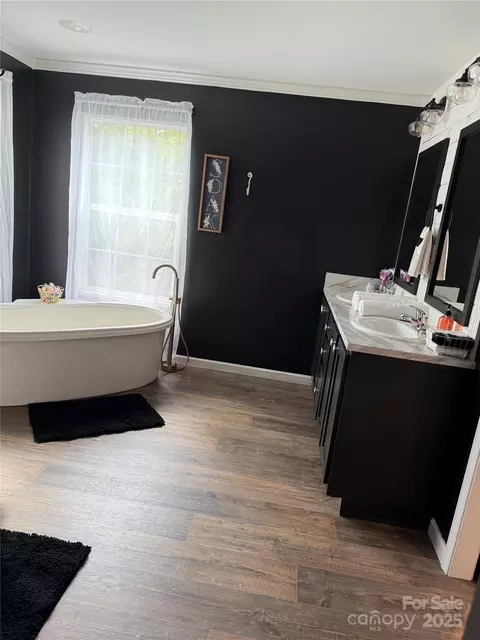 Bath - 824 Dillsboro Rd, Sylva, NC 28779 photo 1 of 8