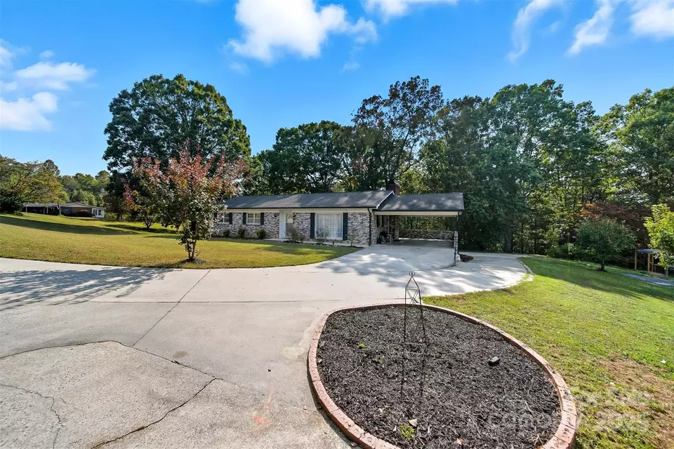 Exterior - 151 Azalea Dr, Connelly Springs, NC 28612 photo 2 of 4