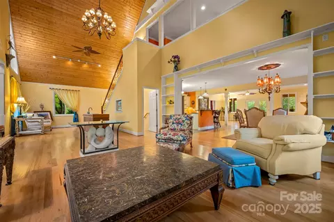 Living - 768 White Oak Ln, Tryon, NC 28782 photo 2 of 5