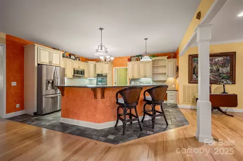 Kitchen - 768 White Oak Ln, Tryon, NC 28782 photo 2 of 5