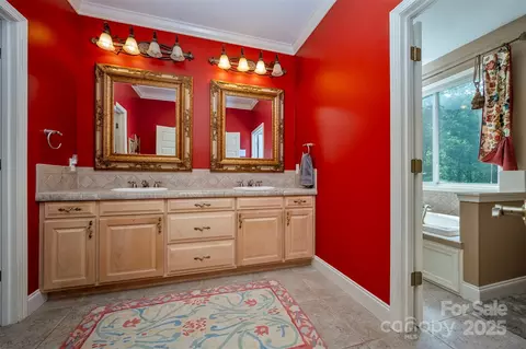 Bath - 768 White Oak Ln, Tryon, NC 28782 photo 2 of 5