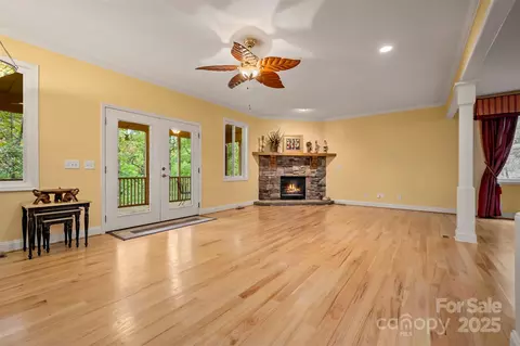 Living - 768 White Oak Ln, Tryon, NC 28782 photo 4 of 5