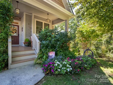 38 S Kaufman Stone Way, Biltmore Lake, NC 28715