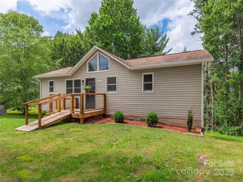 286 Keith Dr, Canton, NC 28716